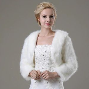 White Faux Fur Wrap - Holiday ❄️ or Winter Wedding